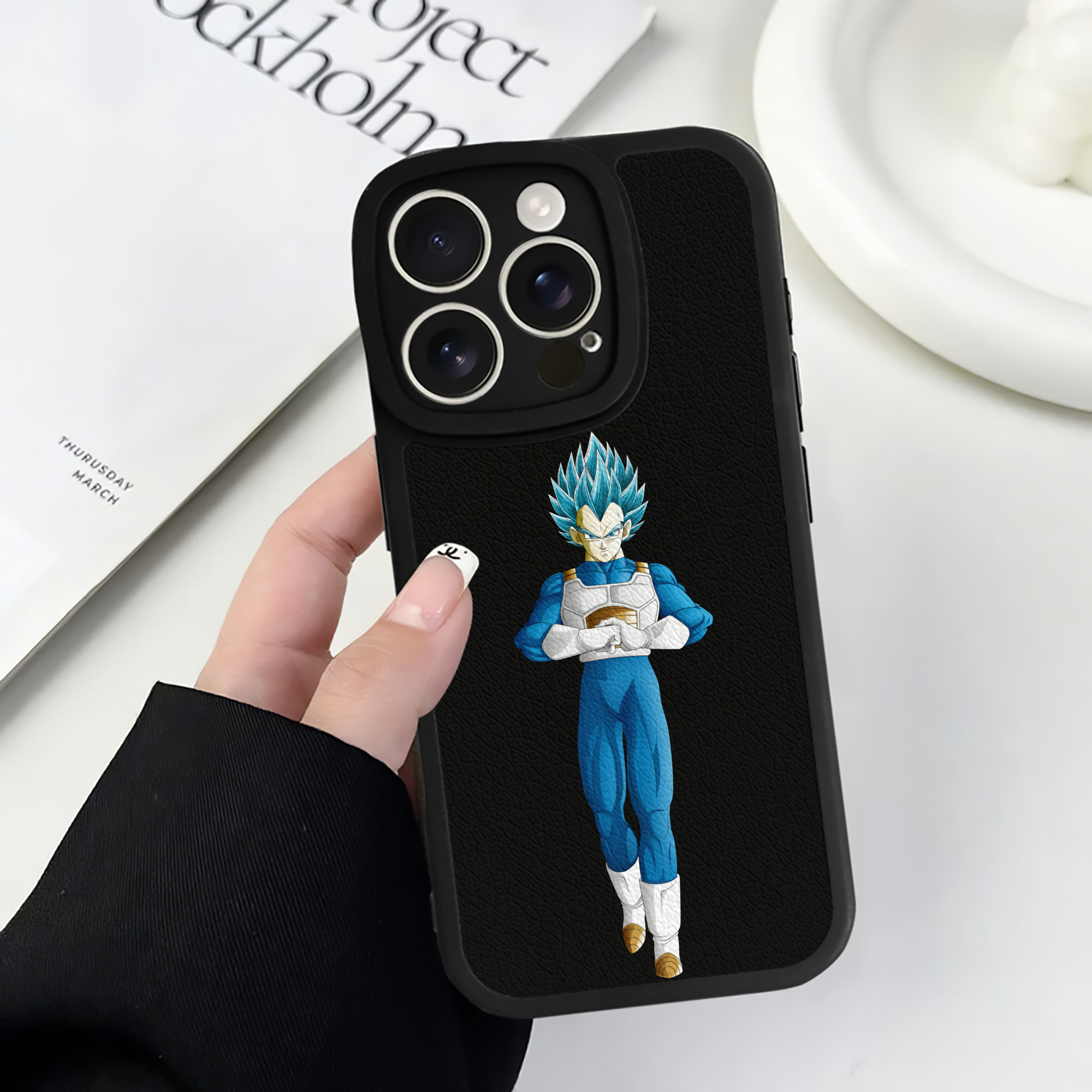 （画像用） ドラゴンボール ベジータ四世（Bejīta Yonsei）DRAGON BALL Vegeta IV 【iPhone 16シリーズ対応】シリコンスマホケース（レザー調） 材質：シリコン